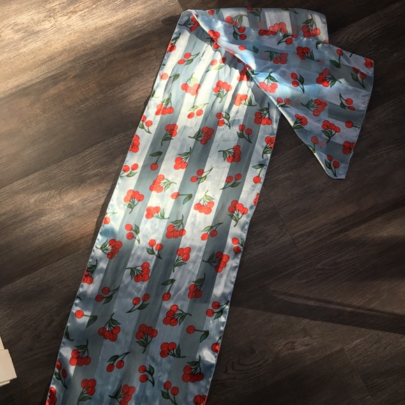 Scarf - Picture 3 of 3